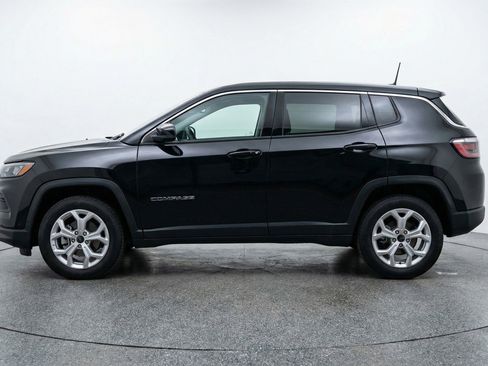 Used 2025 Jeep Compass Latitude AWD/4WD image 5