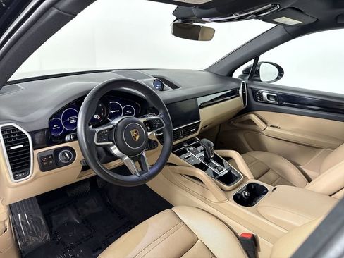 Certified 2021 Porsche Cayenne E-Hybrid AWD/4WD image 4