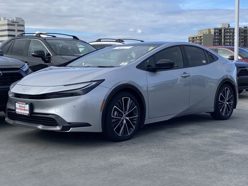 Certified 2024 Toyota Prius XLE image 6