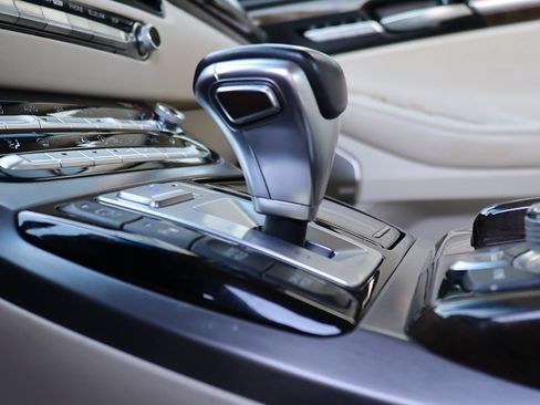 Used 2017 Genesis G90 3.3T Premium RWD image 54