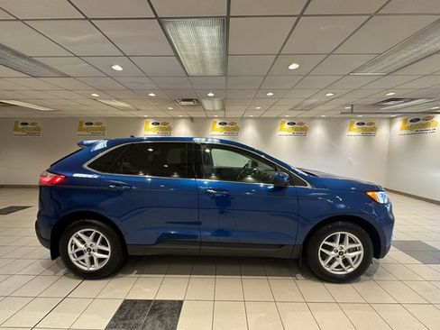 Certified 2024 Ford Edge SEL AWD/4WD image 3
