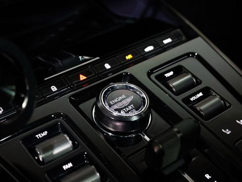 Used 2025 Aston Martin DBX 707 image 39