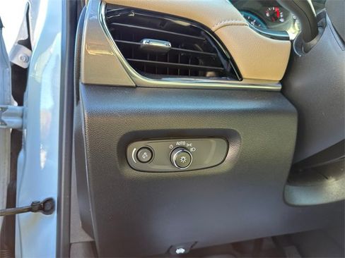 Used 2023 Chevrolet Traverse LS image 22