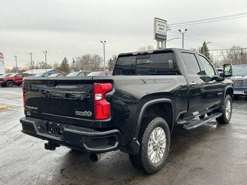 Used 2022 Chevrolet Silverado 3500 High Country w/ Technology Package image 11