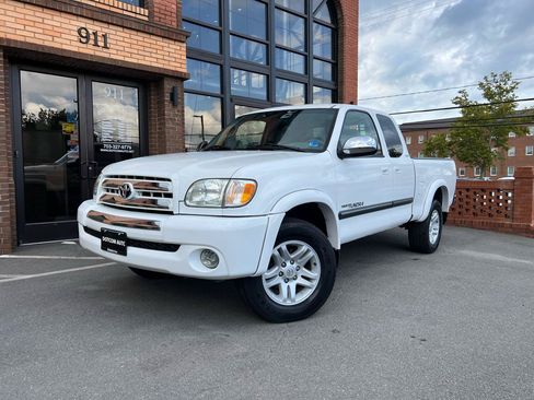 Used 2004 Toyota Tundra SR5 AWD/4WD image 2