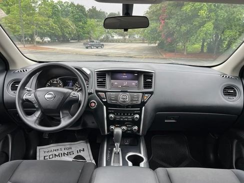 Used 2020 Nissan Pathfinder S AWD/4WD image 25