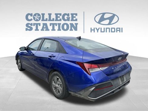 Used 2025 Hyundai Elantra SE FWD image 7