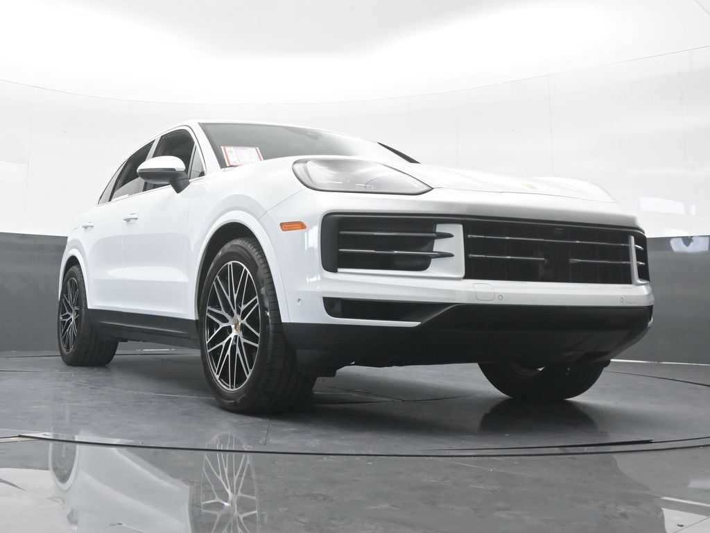 Used 2025 Porsche Cayenne AWD/4WD image 74