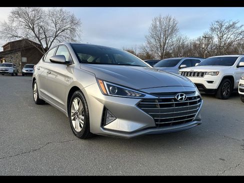 Used 2020 Hyundai Elantra SEL image 1