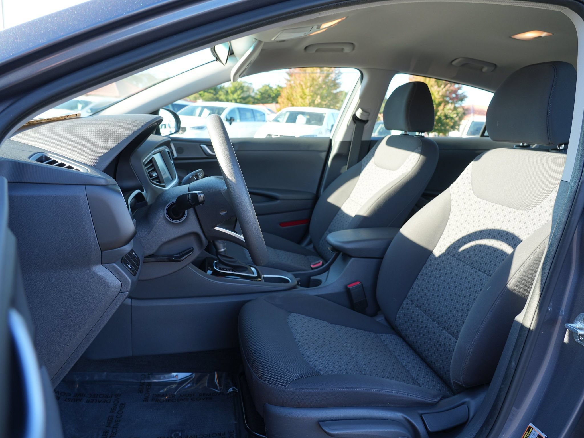 Used 2018 Hyundai Ioniq Blue FWD image 12