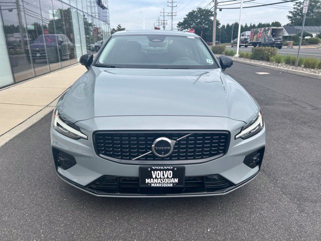 Certified 2025 Volvo S60 B5 Plus AWD/4WD image 7