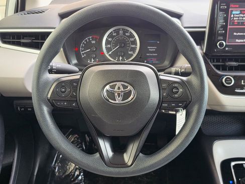 Used 2021 Toyota Corolla LE FWD image 17