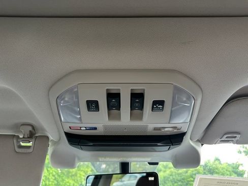 Used 2022 Subaru Ascent Touring AWD/4WD image 29
