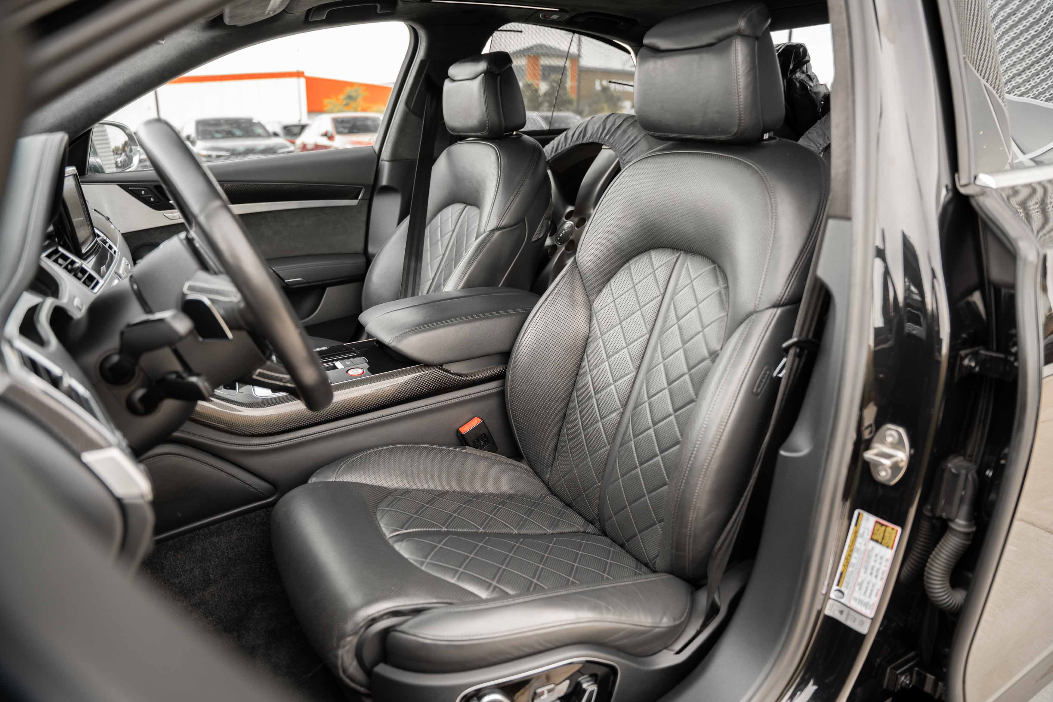 Used 2014 Audi S8 AWD/4WD image 7