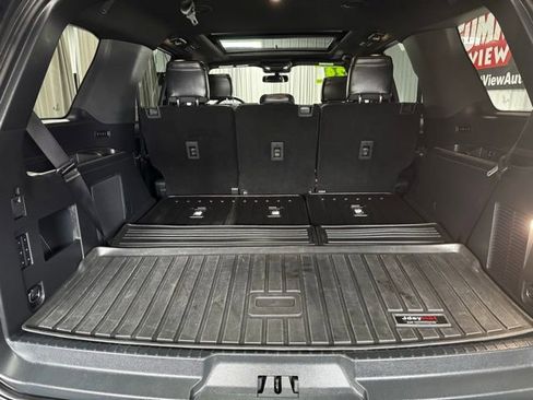 Used 2024 Ford Expedition Platinum image 9