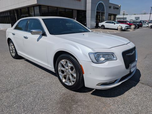 Used 2016 Chrysler 300 C Platinum w/ Safetytec Plus Group image 7