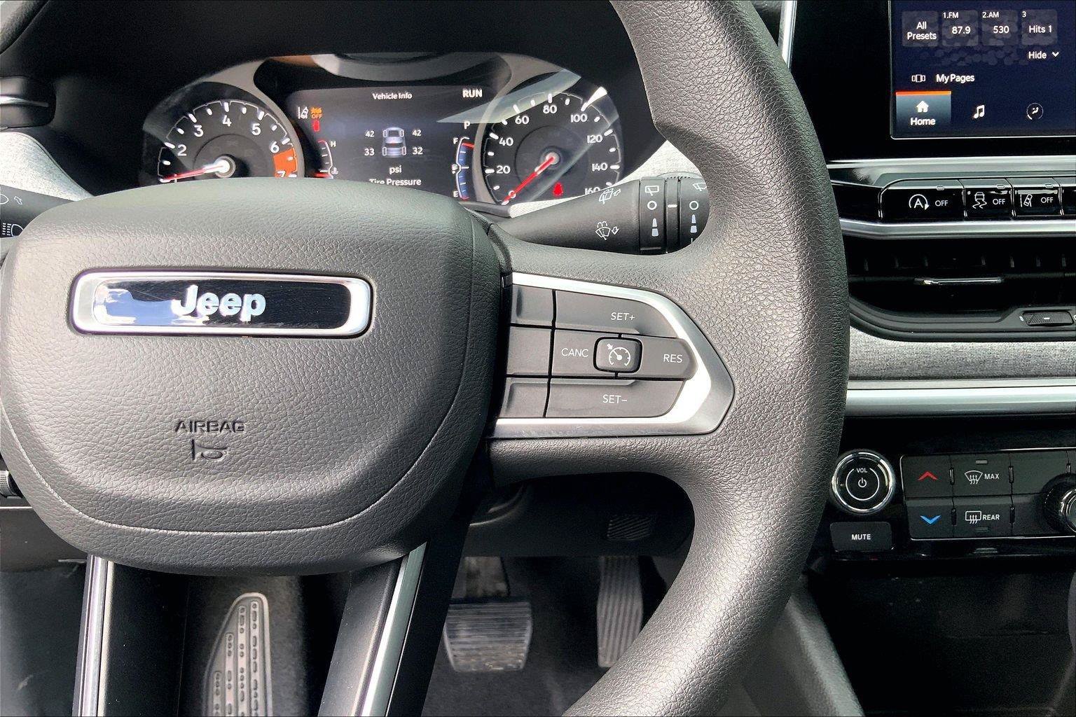 Used 2025 Jeep Compass Sport AWD/4WD image 19