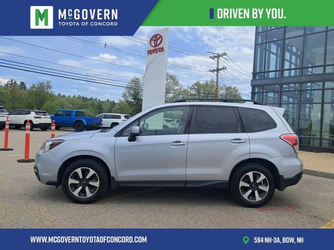 Used 2017 Subaru Forester 2.5i Premium w/ All-Weather Package AWD/4WD image 2