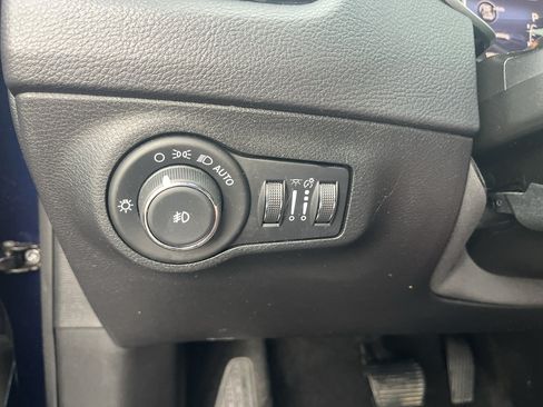 Used 2018 Jeep Compass Limited w/ Navigation Group AWD/4WD image 16