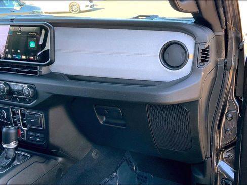 Certified 2025 Jeep Wrangler Willys image 16