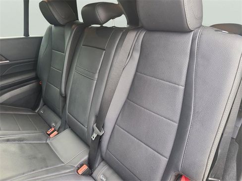Used 2022 Mercedes-Benz GLS 450 4MATIC image 16