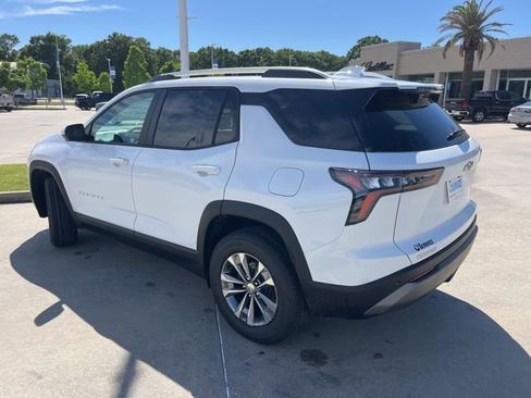 New 2026 Chevrolet Equinox LT w/ Convenience Package II FWD image 4
