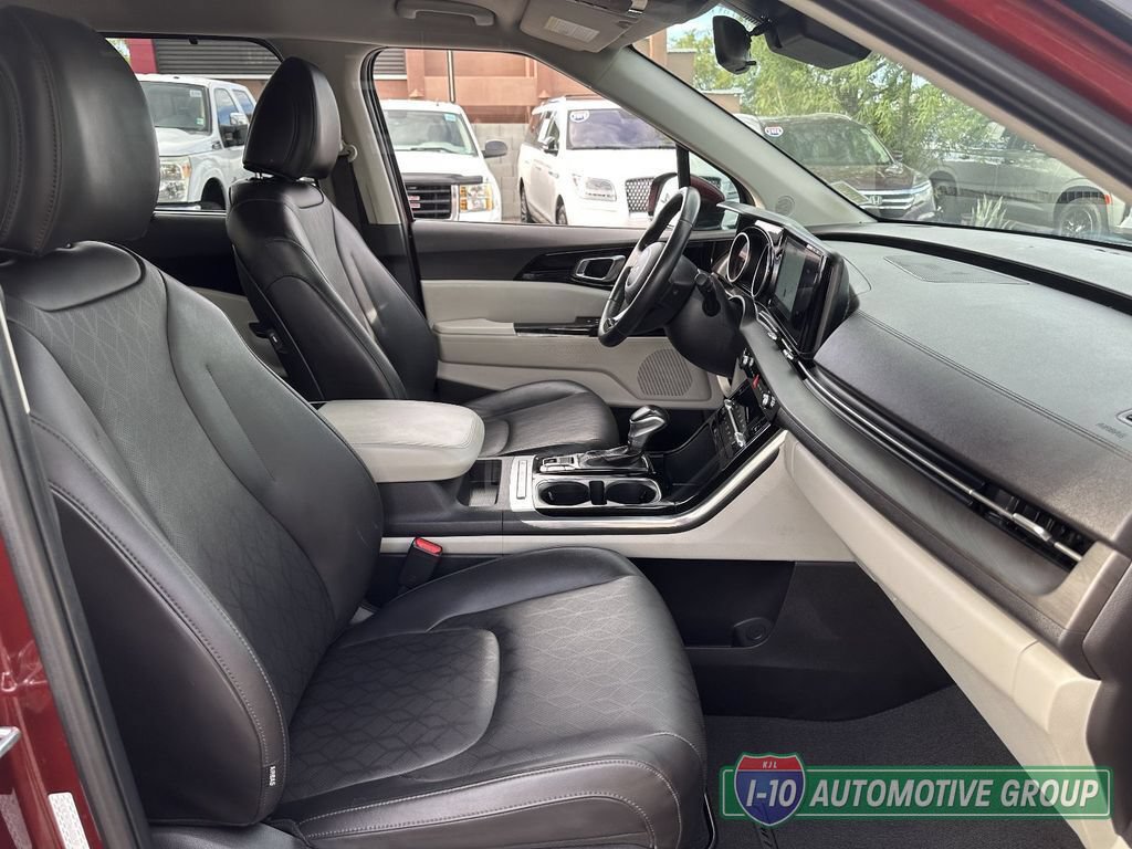Used 2022 Kia Carnival EX FWD image 11