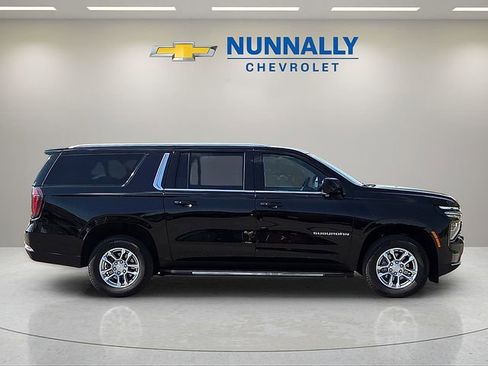 Certified 2025 Chevrolet Suburban LT AWD/4WD image 6