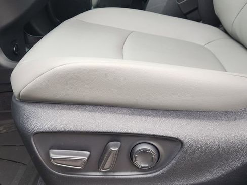 New 2026 Toyota Sienna XLE FWD image 21