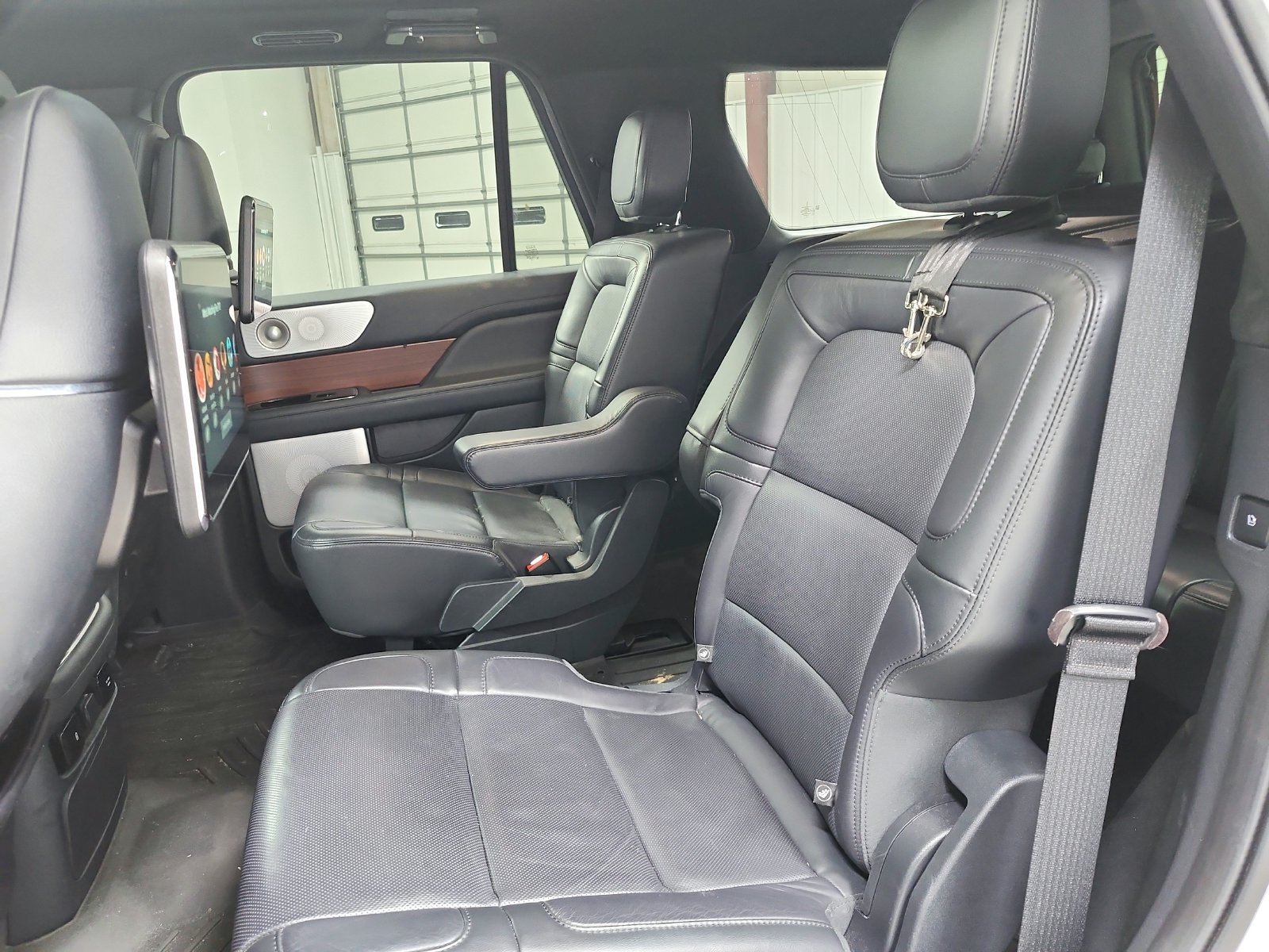 Used 2023 Lincoln Navigator Reserve AWD/4WD image 12