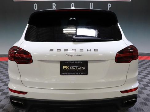 Used 2018 Porsche Cayenne Platinum Edition w/ Premium Package image 7