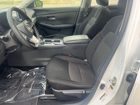 Used 2024 Nissan Sentra SV image 24