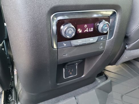 Used 2026 Chevrolet Suburban Premier AWD/4WD image 16