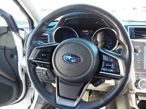 Used 2018 Subaru Outback 3.6R Touring image 18