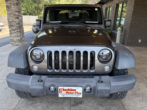 Used 2018 Jeep Wrangler Sport AWD/4WD image 3