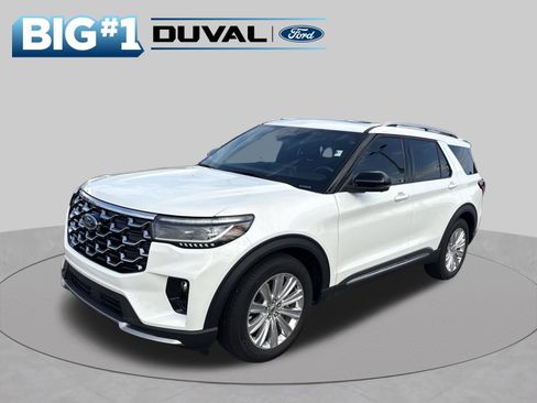 Used 2025 Ford Explorer Platinum RWD image 3