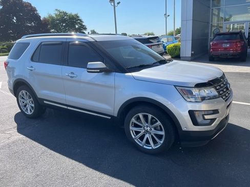Used 2016 Ford Explorer Limited w/ Equipment Group 301A AWD/4WD image 2