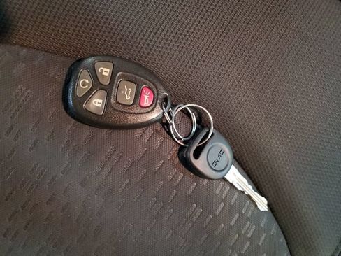 Used 2012 GMC Acadia SLE FWD image 30