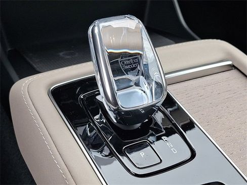 New 2026 Volvo XC90 B6 Plus w/ Protection Package Premier image 8