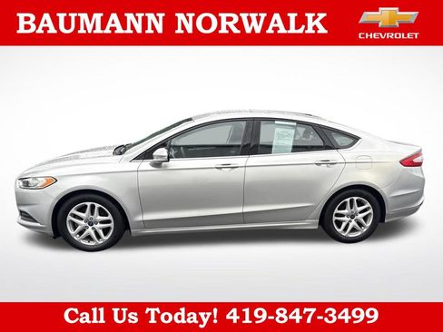 Used 2015 Ford Fusion SE FWD image 6
