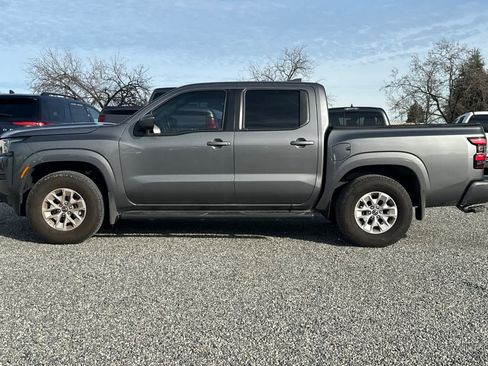 Used 2024 Nissan Frontier SV image 6