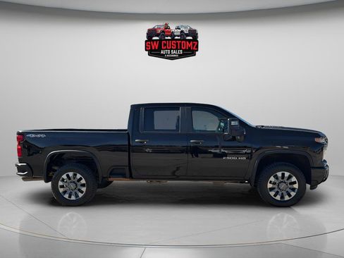 Used 2024 Chevrolet Silverado 2500 Custom w/ Custom Convenience Package AWD/4WD image 7