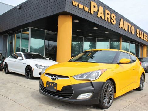 Used 2013 Hyundai Veloster RE:MIX Edition image 2