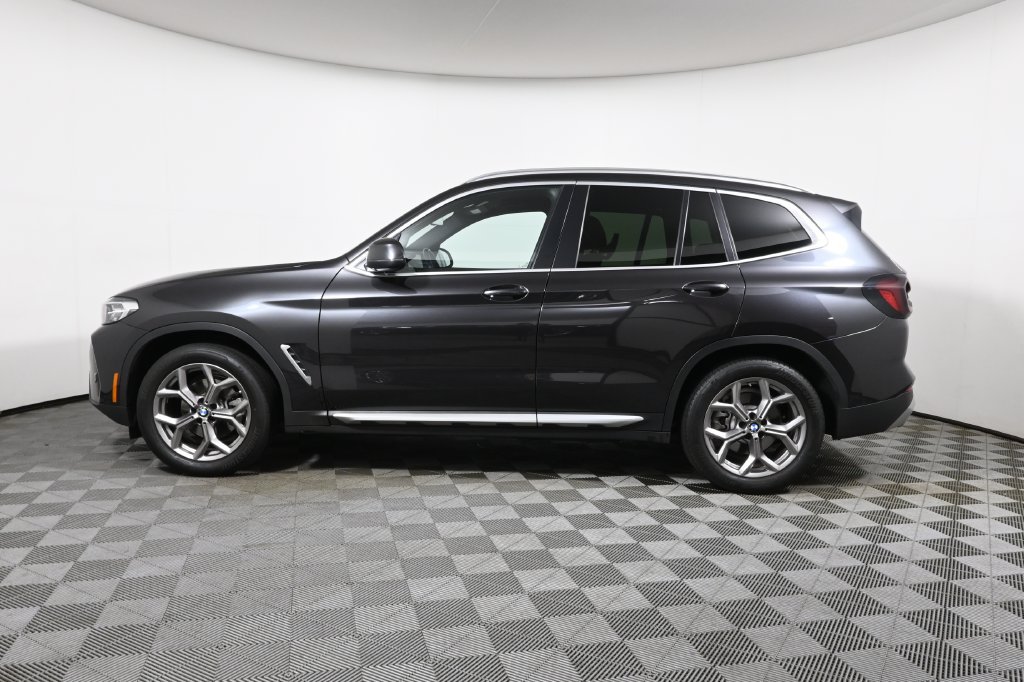 Used 2024 BMW X3 xDrive30i w/ Premium Package w/ZPA AWD/4WD image 2