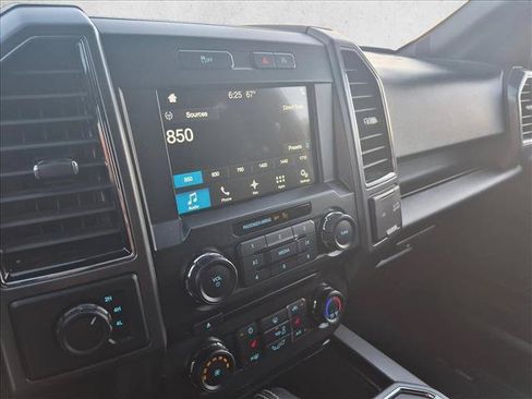Used 2018 Ford F150 XLT w/ Equipment Group 302A Luxury AWD/4WD image 11