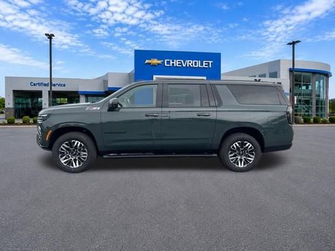 New 2026 Chevrolet Suburban Z71 w/ Comfort Package AWD/4WD image 5