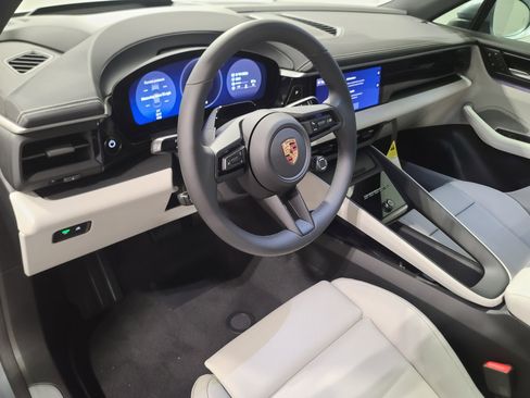New 2026 Porsche Macan Electric image 4