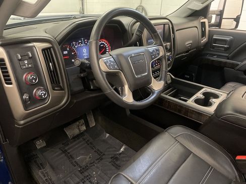 Used 2016 GMC Sierra 2500 Denali w/ Duramax Plus Package image 4