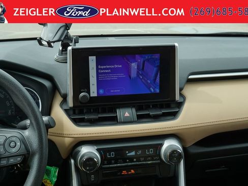 Used 2023 Toyota RAV4 LE AWD/4WD image 14