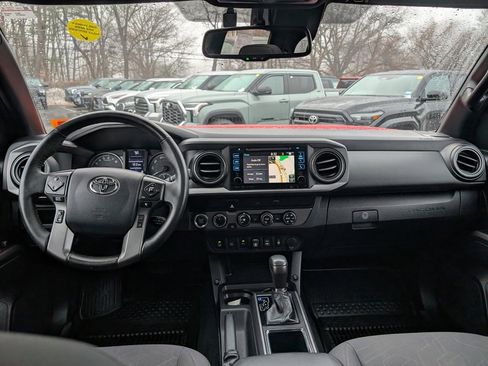 Certified 2019 Toyota Tacoma TRD Off-Road image 21